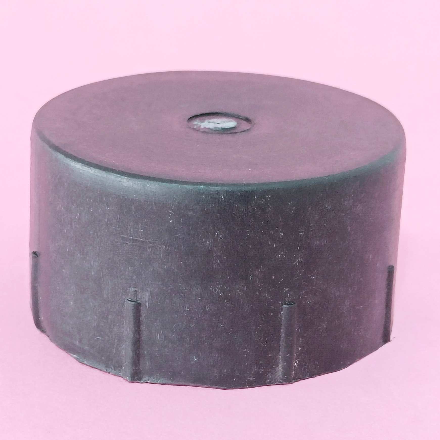 41) PLASTIC DRAIN CAP